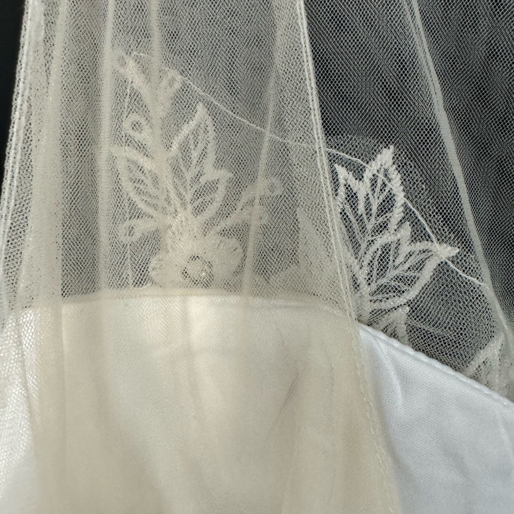 White Organza Embroidered Pleated Maxi Dress NEW Size XL - Picture 10 of 14